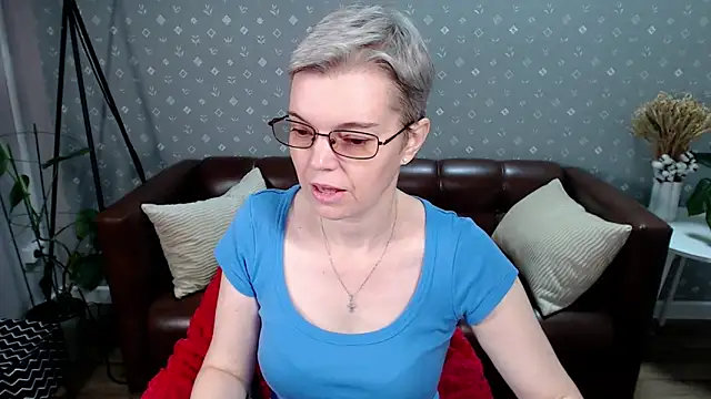 Snapshot of Cutie_Erikaa1 chatting on September 14, 2:22 am Cutie Erikaa1 online show from September 14, 2:22 am