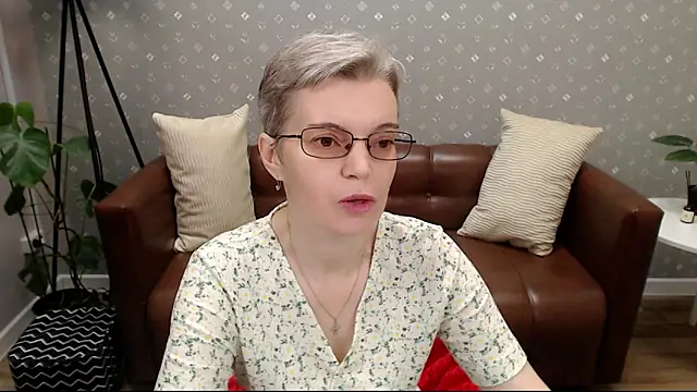 Snapshot of Cutie_Erikaa1 chatting on September 25, 2:26 am Cutie Erikaa1 online show from September 25, 2:26 am