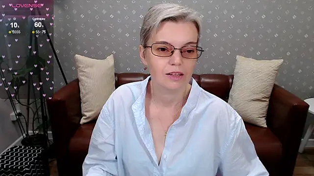 Snapshot of Cutie_Erikaa1 chatting on October 12, 2:32 am Cutie Erikaa1 online show from October 12, 2:32 am