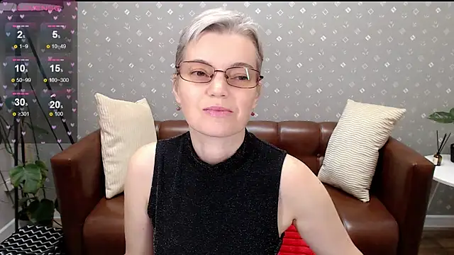 Snapshot of Cutie_Erikaa1 chatting on October 15, 2:11 am Cutie Erikaa1 online show from October 15, 2:11 am