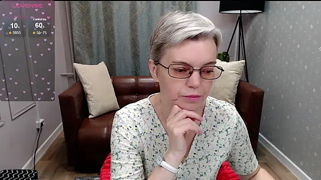 Snapshot of Cutie_Erikaa1 chatting on October 17, 2:26 am Cutie Erikaa1 online show from October 17, 2:26 am