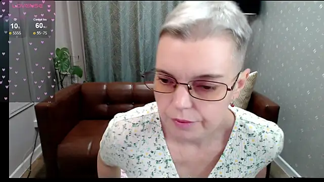 Snapshot of Cutie_Erikaa1 chatting on November 8, 9:42 am Cutie Erikaa1 online show from November 8, 9:42 am