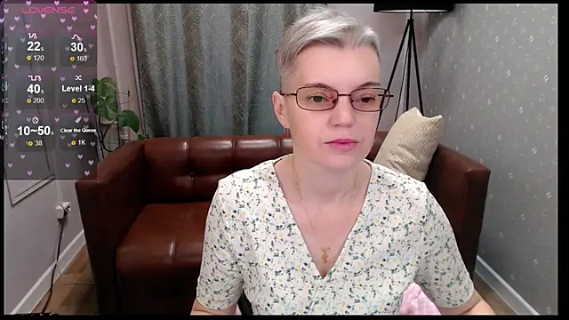 Snapshot of Cutie_Erikaa1 chatting on November 13, 2:10 am Cutie Erikaa1 online show from November 13, 2:10 am