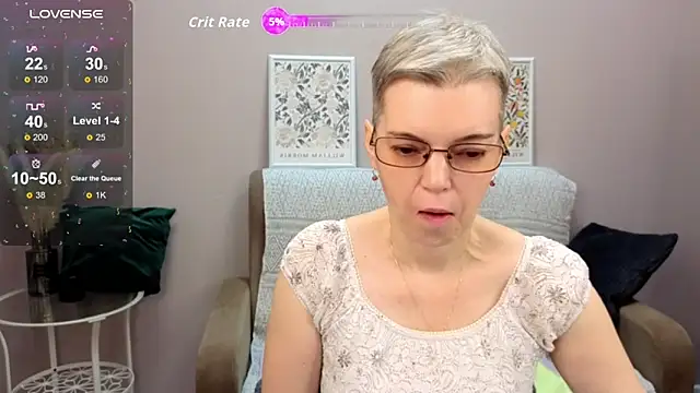 Snapshot of Cutie_Erikaa1 chatting on November 23, 2:22 am Cutie Erikaa1 online show from November 23, 2:22 am