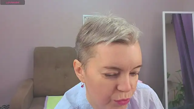 Snapshot of Cutie_Erikaa1 chatting on December 14, 2:17 am Cutie Erikaa1 online show from December 14, 2:17 am