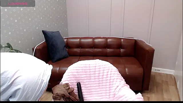 Snapshot of Cutie_Erikaa1 chatting on December 17, 2:28 am Cutie Erikaa1 online show from December 17, 2:28 am