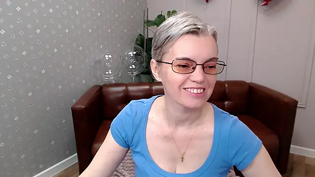 Cutie Erikaa1 online show from February 13, 2:18 am