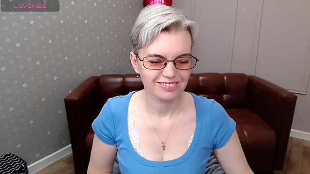 Cutie Erikaa1 online show from April 28, 2:10 am