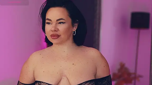 Snapshot of MissLilaa chatting on November 10, 4:28 pm MissLilaa online show from November 10, 4:28 pm