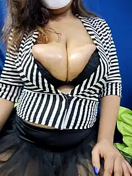 Snapshot of XXHOTSEX69 chatting on March 21, 5:56 pm XXHOTSEX69 online show from March 21, 5:56 pm