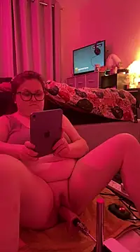 Snapshot of Tallulah-mae-xoxox chatting on February 9, 9:39 pm Tallulah-mae-xoxox online show from February 9, 9:39 pm
