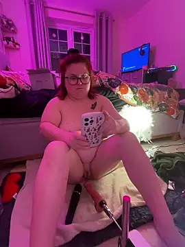 Snapshot of Tallulah-mae-xoxox chatting on February 16, 9:48 pm Tallulah-mae-xoxox online show from February 16, 9:48 pm