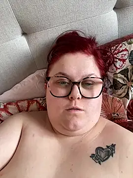 Snapshot of Tallulah-mae-xoxox chatting on March 9, 10:19 am Tallulah-mae-xoxox online show from March 9, 10:19 am