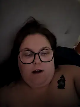 Tallulah-mae-xoxox online show from November 9, 1:20 pm