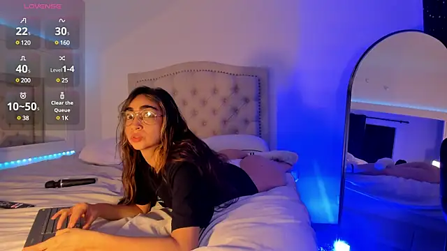 Snapshot of Scarlett_grand chatting on December 7, 2:42 am Scarlett grand online show from December 7, 2:42 am