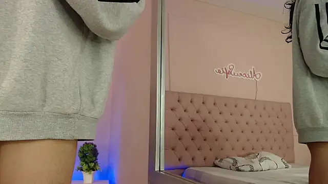 alice sofia online show from January 9, 2:09 pm