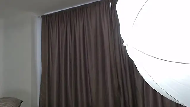 aleejhandraa online show from October 3, 9:12 pm