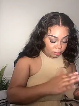 Snapshot of camiliaskye chatting on December 14, 5:24 am camiliaskye online show from December 14, 5:24 am