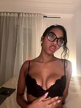 IamCrystal2 online show from January 19, 1:42 am