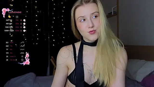 Snapshot of ArianaMur chatting on January 11, 3:23 am ArianaMur online show from January 11, 3:23 am