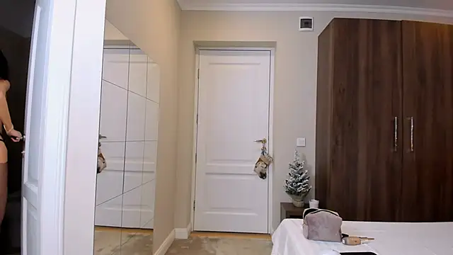 aiissh online show from February 24, 10:14 pm