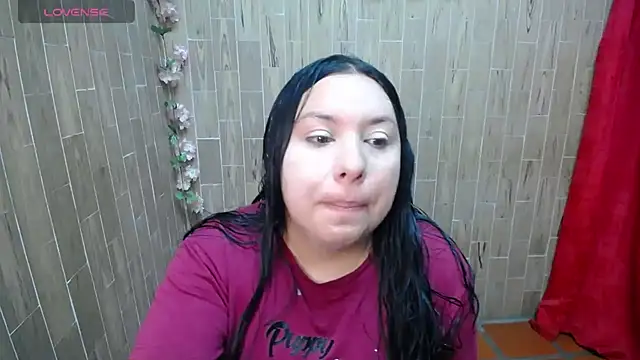 Snapshot of solyeria chatting on November 8, 1:39 am solyeria online show from November 8, 1:39 am