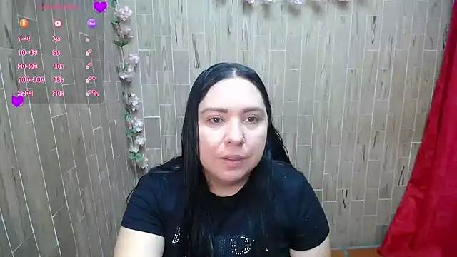 Snapshot of solyeria chatting on November 14, 1:37 am solyeria online show from November 14, 1:37 am