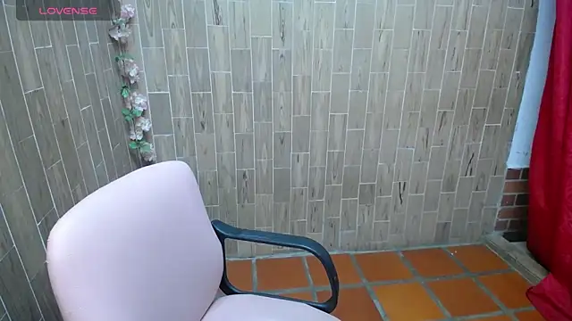 Snapshot of solyeria chatting on December 4, 1:48 am solyeria online show from December 4, 1:48 am