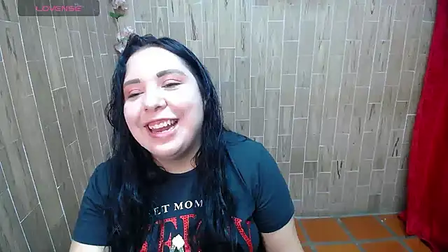 Snapshot of solyeria chatting on January 16, 2:37 am solyeria online show from January 16, 2:37 am