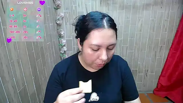 Snapshot of solyeria chatting on February 9, 6:34 pm solyeria online show from February 9, 6:34 pm