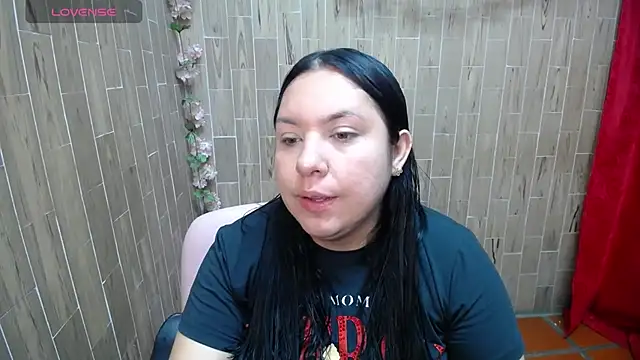 Snapshot of solyeria chatting on February 25, 1:59 am solyeria online show from February 25, 1:59 am