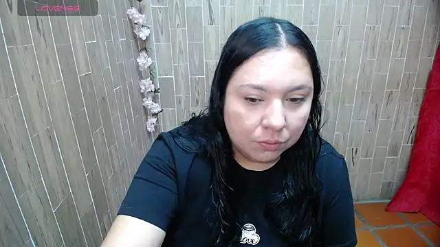 Snapshot of solyeria chatting on March 8, 2:04 am solyeria online show from March 8, 2:04 am