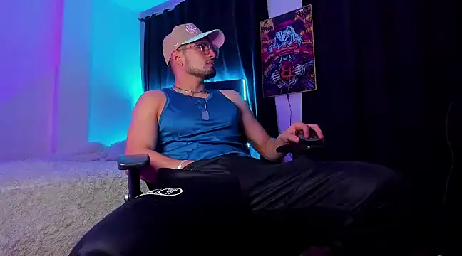 Snapshot of Giomar_Reyes chatting on January 11, 3:34 am Giomar Reyes online show from January 11, 3:34 am