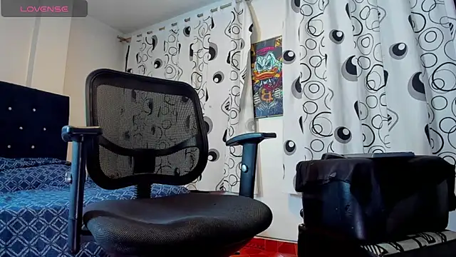 Snapshot of Giomar_Reyes chatting on October 9, 4:32 am Giomar Reyes online show from October 9, 4:32 am