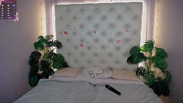 Snapshot of Lella_Ryann_ chatting on March 9, 6:43 pm Lella Ryann online show from March 9, 6:43 pm