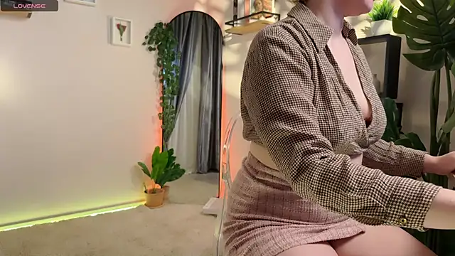 Snapshot of Lella_Ryann_ chatting on March 19, 12:01 pm Lella Ryann online show from March 19, 12:01 pm