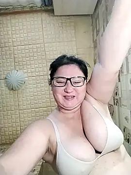 Holly-69 online show from September 26, 9:35 am