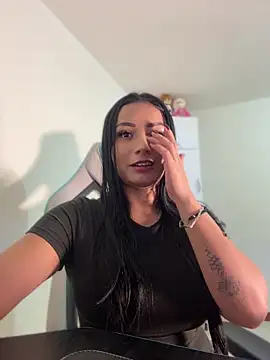 Snapshot of missycanoo chatting on June 17, 1:52 am missycanoo online show from June 17, 1:52 am