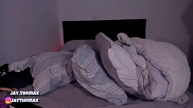 Snapshot of JaycoThomas chatting on December 17, 12:56 am JaycoThomas online show from December 17, 12:56 am