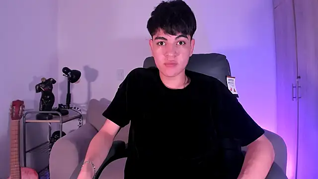 Snapshot of JaycoThomas chatting on February 2, 10:46 am JaycoThomas online show from February 2, 10:46 am