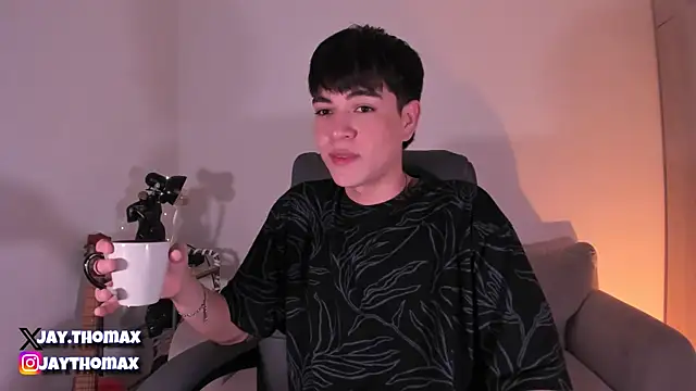 Snapshot of JaycoThomas chatting on February 8, 11:13 pm JaycoThomas online show from February 8, 11:13 pm