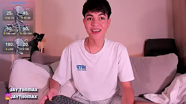 Snapshot of JaycoThomas chatting on February 10, 10:51 pm JaycoThomas online show from February 10, 10:51 pm