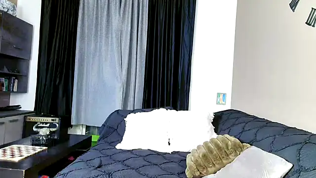 Snapshot of snowpanter chatting on December 10, 9:11 pm snowpanter online show from December 10, 9:11 pm