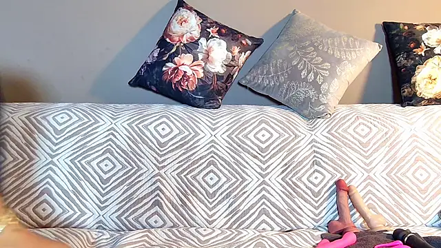 Snapshot of snowpanter chatting on September 15, 7:52 am snowpanter online show from September 15, 7:52 am