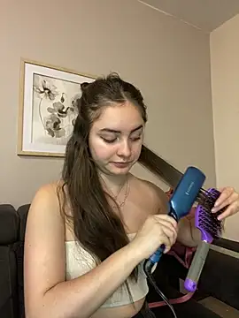 imlindapink online show from February 24, 10:25 pm