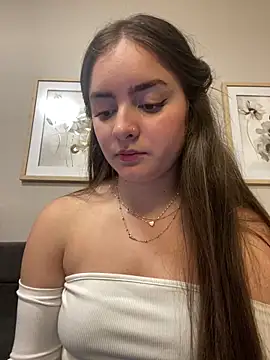 imlindapink online show from February 26, 6:43 pm