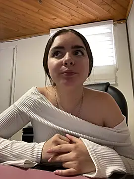 imlindapink online show from March 4, 7:11 pm