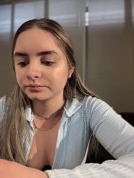 imlindapink online show from October 15, 3:12 pm