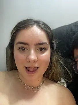 imlindapink online show from December 2, 3:45 am