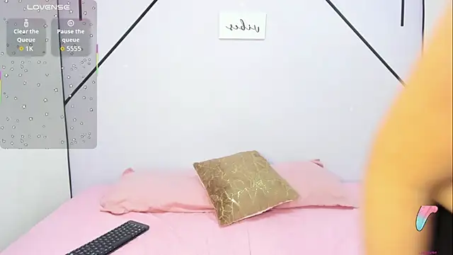 Snapshot of LisaWhite_ chatting on November 12, 12:38 pm LisaWhite online show from November 12, 12:38 pm